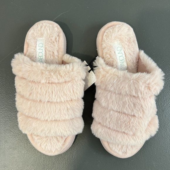 NWT ABOUND Pink Wynter‎ Fab Faux Fur Slip On Slipper Sandals (S-5/6) - Picture 7 of 9